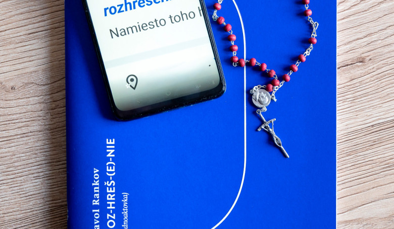 Vyhroten� spove� na javisku