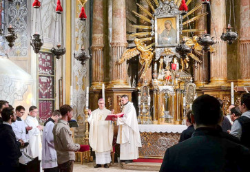 V rámci dvojdňovej púte zavítali predstavení a bohoslovci z kňazského seminára Központi Papnevelő Intézet v Budapešti aj do Trnavskej arcidiecézy. Snímka: Júlia Kubicová, Arcibiskupský Úrad v Trnave