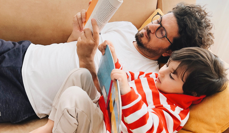 Pomocou knihy meme deom vysvetli svet