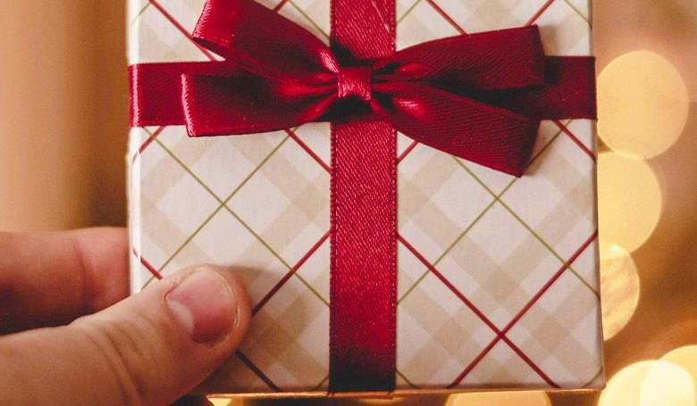 Obdarovať znamená prežívať lásku Obdarovať znamená prežívať lásku