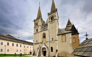 Splnen� t��ba by� bli��ie k veriacim