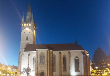 Pohľad na Konkatedrálu sv. Mikuláša v Prešove má svoje čaro aj vo večerných hodinách. Snímka: archív farnosti