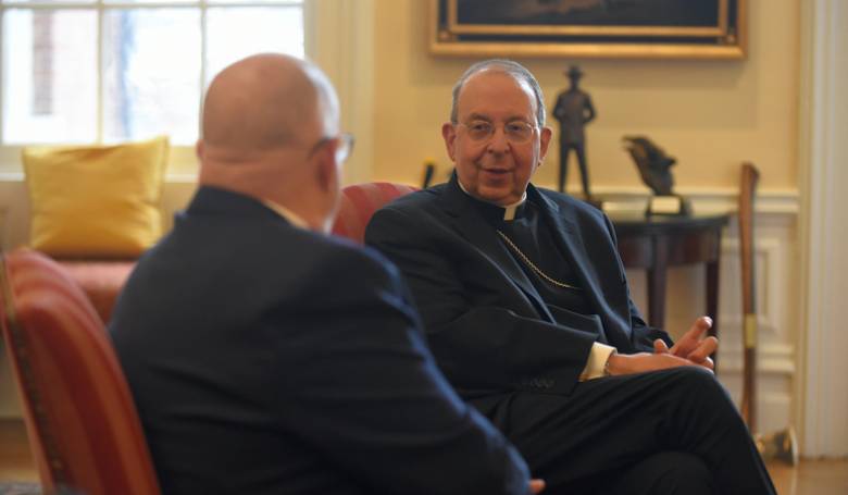 Americký arcibiskup kritizuje prezidenta za podporu potratov