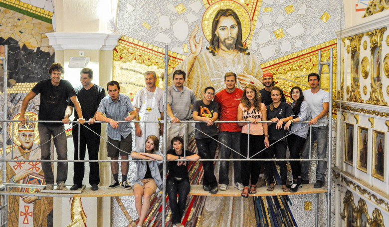 Sakrálna mozaika je tichá a hlboká Sakrálna mozaika je tichá a hlboká