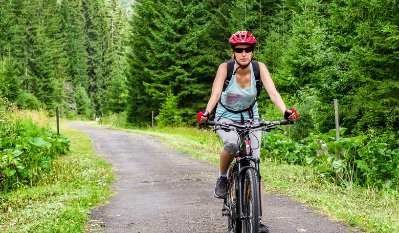 Tipy na letn vlety s kamartmi: Spoznvajte krsy na bicykli