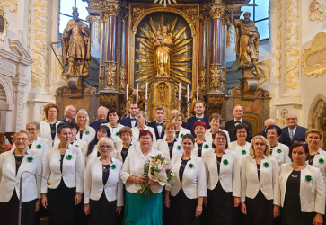 Chrmov miean spevcky zbor sv. Ceclie v Novom Meste nad Vhom uviedol slvnostn koncert pri prleitosti 40. vroia zaloenia. Snmka: Gabriel Soldn