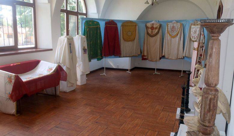 Na vchode vystavuj liturgick rcha