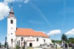 Kostol sv. Alžbety v Strážach upúta históriou i nevšednými maľbami. Snímka: Anna Stankayová