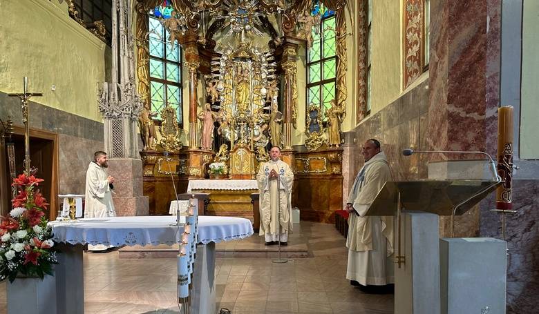 Modlitba za synodu v starohorskej bazilike