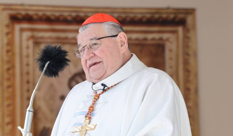 Kardinál Duka: Považujem za svoju povinnosť rozlúčiť sa s ním osobne