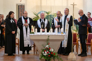 Zjednoten� v jednom mene