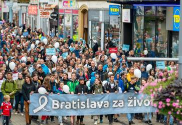 Pochod Bratislava za ivot 2023 mal svoj cie na Nmest slobody.    Snmka: KN/Erika Litvkov