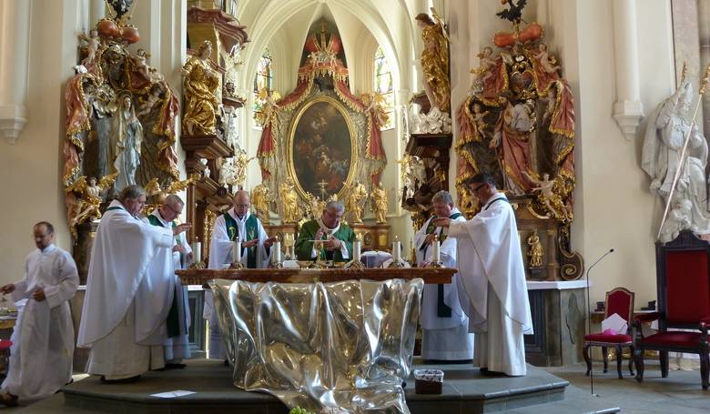 Cesta k slobode je cestou vernosti pravde Cesta k slobode je cestou vernosti pravde