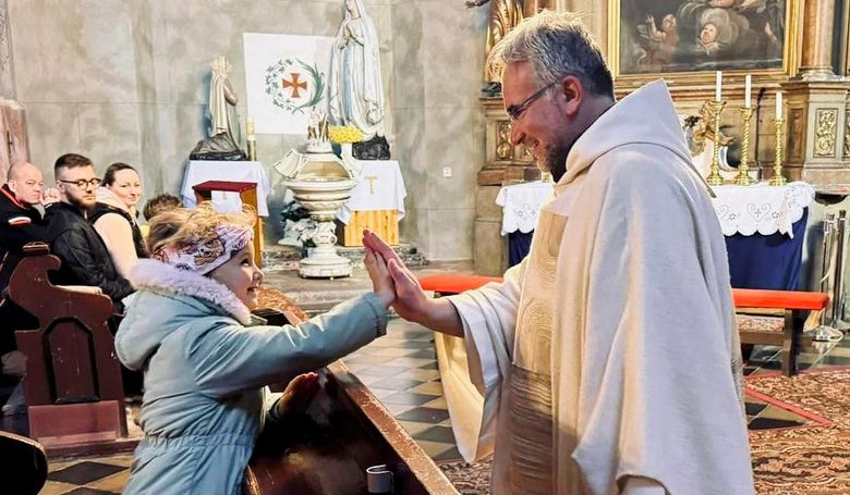 Nikto z ud nie je u Boha v ofsajde