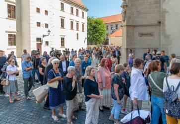 V piatok a sobotu 12. a 13. augusta dopoludnia pokračovala rozlúčka pre verejnosť v bratislavskom Dóme sv. Martina. Snímka: Erika Litváková