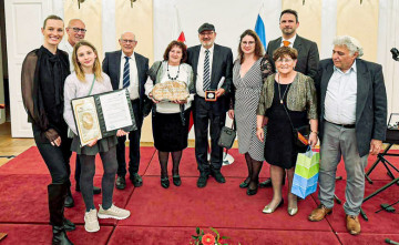 Pocta odvahe a �udskosti