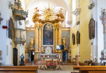 Oltár v Kostole sv. Františka z Assisi prešiel obnovou. Snímka: Ján Lauko