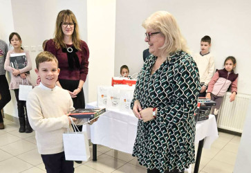 V priestoroch Dolného kaštieľa v Žarnovici sa 25. novembra uskutočnila vernisáž diecéznej výtvarnej súťaže žiakov Pútnici nádeje. Snímka: archív ZŠ A. Kmeťa v Žarnovici