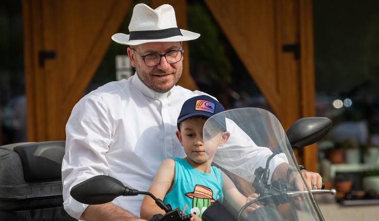 Srdce kňaza bije pre duchovnú rodinu Srdce kňaza bije pre duchovnú rodinu