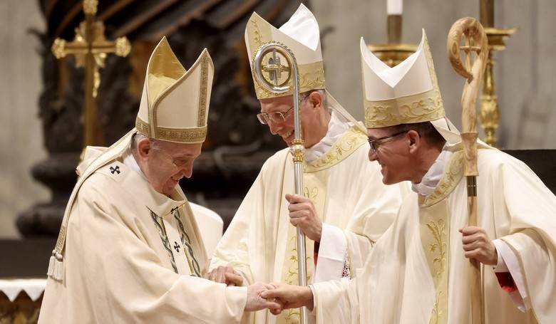 Pápež vysvätil biskupov