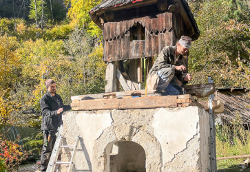 Nadšenci sa pustili do obnovy kaplnky na okraji Dolného Jelenca.Snímka: Betka Malovcová