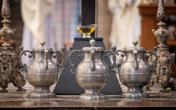 Zvyk sv�tenia olejov siaha do �ias apo�tolov