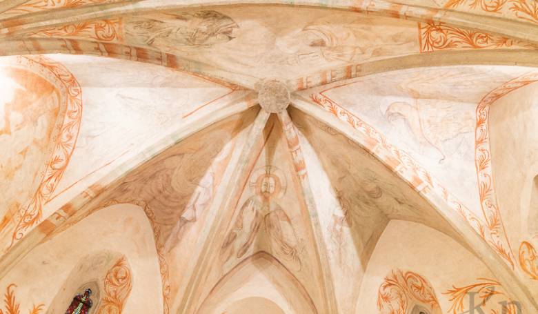 Pozrite si vzácne fresky objavené v kostole v Podunajských Biskupiciach