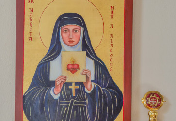 Na slvnos Vetkch svtch intalovali vo farskom Kostole Boskho Srdca Jeiovho v Jasenovom pri Rajci prvostupov relikviu z kosti svtej Margity Mrie Alacoque.Snmka: archv farnosti