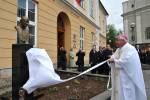Prvého mája 2011 sa stal súčasťou ružomberského Námestia Andreja Hlinku park pomenovaný po pápežovi Jánovi Pavlovi II. Biskup Štefan Sečka vtedy odhalil a požehnal svätcovu bustu so stĺpom. Snímka: -TK KBS-/Martin Buzna