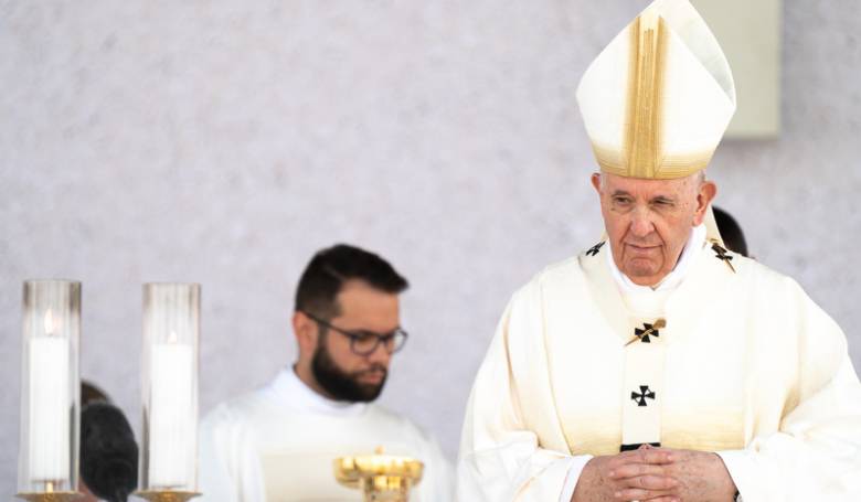 Pápež sa pomodlil s biskupmi