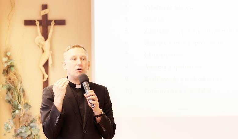 Synoda n�s m� vr�ti� ku kore�om