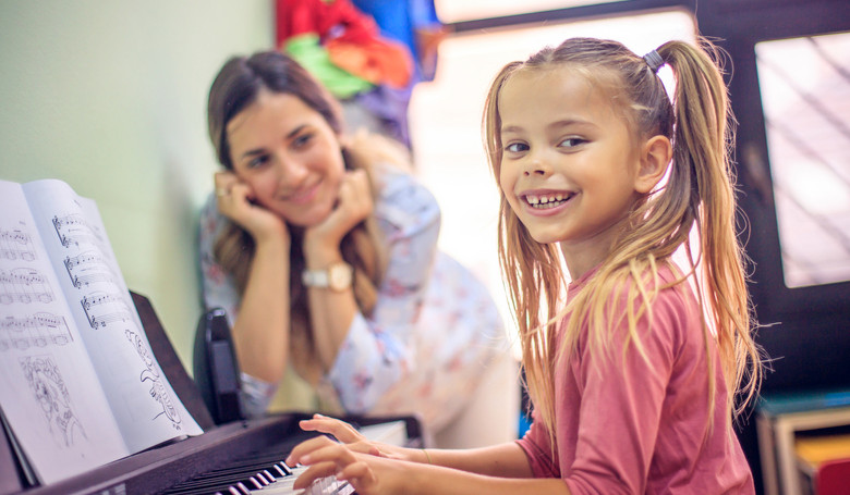 K vytrvalosti cez prehlbovanie vz�ahu