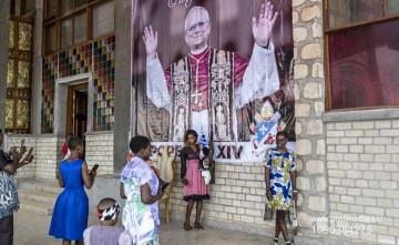 Svätý Otec šiel povzbudiť Cirkev v Afrike Svätý Otec šiel povzbudiť Cirkev v Afrike