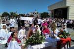 V Nitre sa na Svätoplukovom námestí konala tradičná celomestská verejná liturgická slávnosť. Snímka: Biskupstvo Nitra