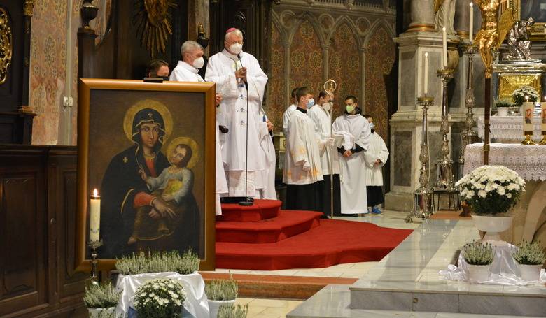 Ukončili prvú novénu k Panne Márii Rožňavskej