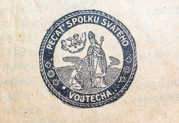 Historická pečať Spolku svätého Vojtecha uverejnená na titulnej strane vydania Biblie z roku 1926. Snímka: Erika Litváková