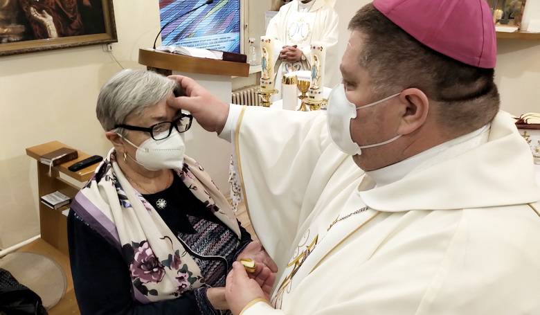 Biskupi boli za chorými