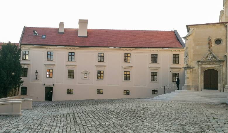 Martineum poskytne z�zemie bratislavskej katedr�le