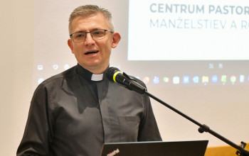 Kr��a� s rodinami nap��a �ivot k�aza