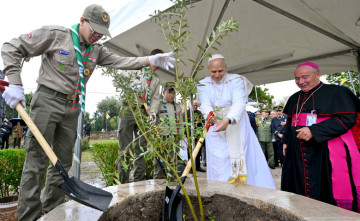 Afrika radostne v�tala Sv�t�ho Otca