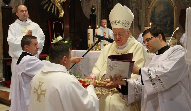Biskup Stolrik oslvil 45 rokov kazstva