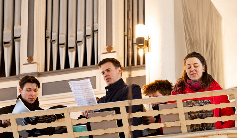 Spievajme, aj keď organ mlčí Spievajme, aj keď organ mlčí