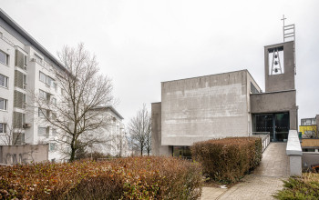 Medzi bytovkami, na dosah nemocn�c