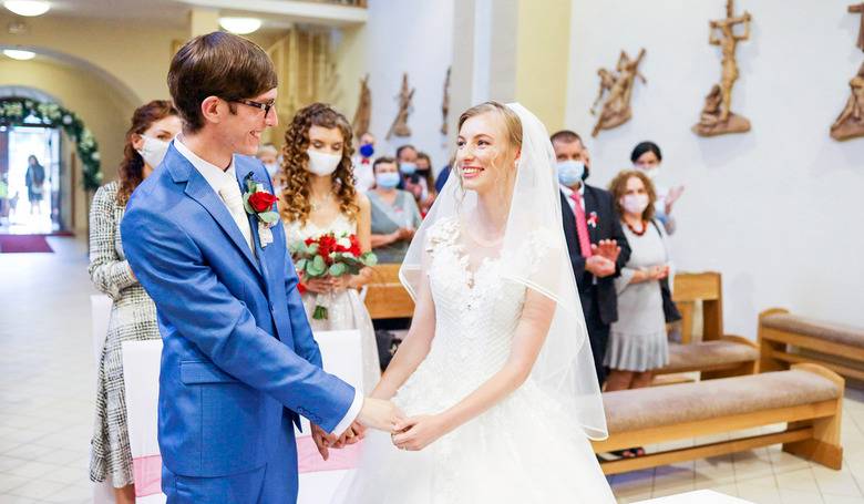 Boh ich nežne viedol až do manželstva Boh ich nežne viedol až do manželstva