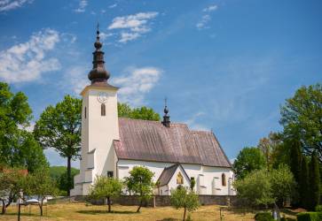 Dominantou Gaboltova je kostol zasvätený sv. Vojtechovi, ktorý je pýchou a symbolom farnosti i obce. Snímka: Peter Dobrovský