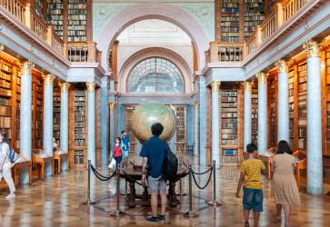 Knižnica v Pannonhalme patrí k najväčším cirkevným knižniciam v Európe. Snímka: Erika Litváková