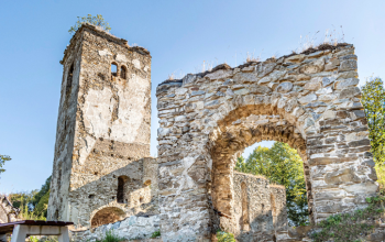 Pod tou najkraj�ou strechou