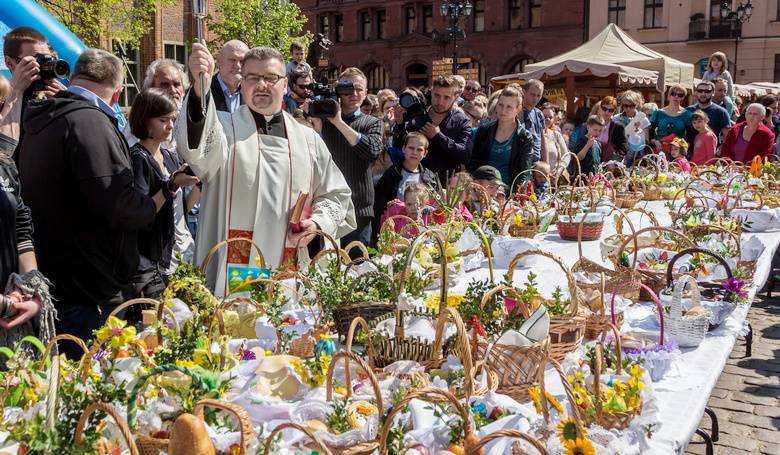 Na Veľkonočnú nedeľu požehnané jedlo Na Veľkonočnú nedeľu požehnané jedlo
