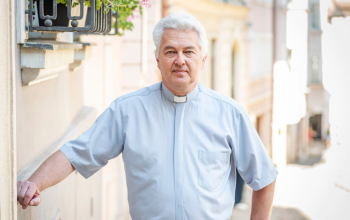 Povera zotro�uje �loveka strachom