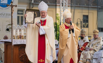 Osl�vili v�ro�ie diec�zy